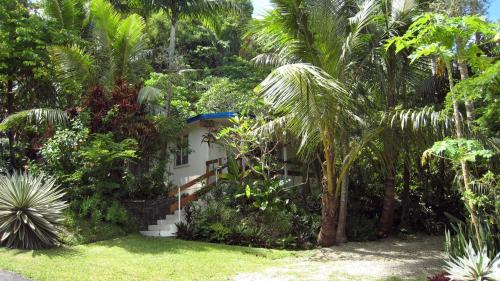 B&B Port-Vila - Coral Motel & Apartments - Bed and Breakfast Port-Vila