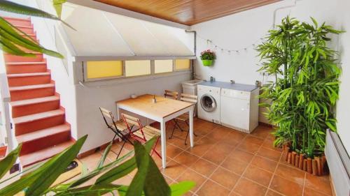 Double Room with Shared Bathroom image 5