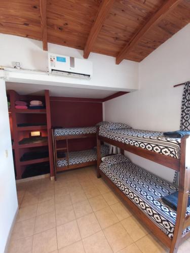 2 double beds, 3 twin beds
