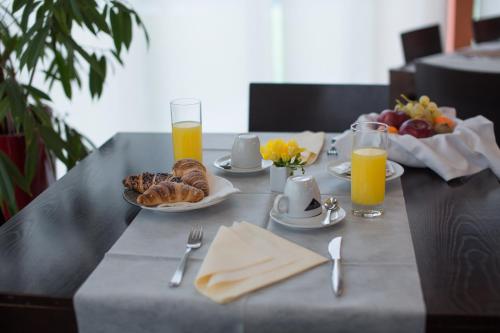 Euro Hotel - main image