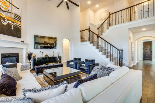 Game Room + Home Theater: Retreat Near Omni PGA!