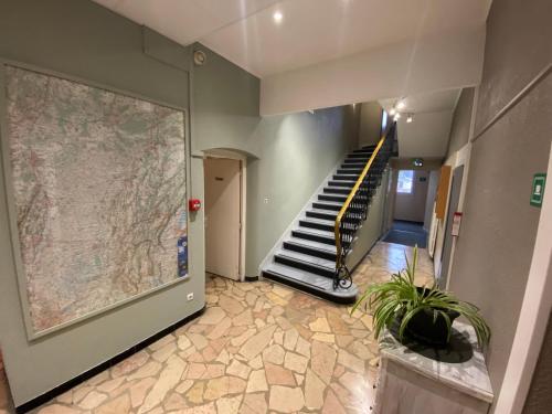 Nouvel Hotel - image 10