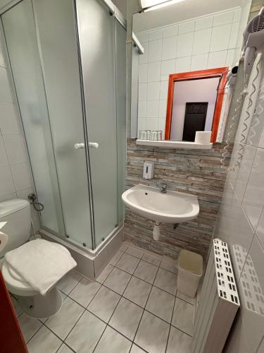 Hotel Gloria Budapest City Center - image 13