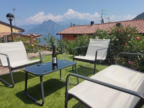 Iekārtas, HOST4U - BLONDIE Apartment with Pool & Beautiful View on Iseo Lake in Fonteno