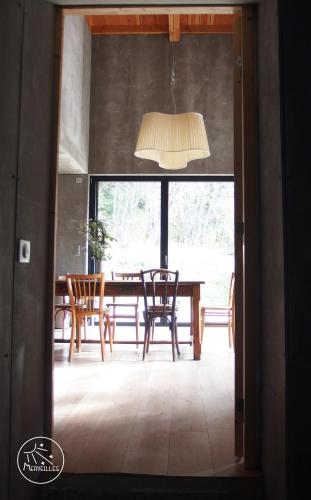 Létesítmények, Ecogîte autonome en pleine forêt à La Chapelle en Vercors (Ecogite autonome en pleine foret a La Chapelle en Vercors) in La Chapelle En Vercors