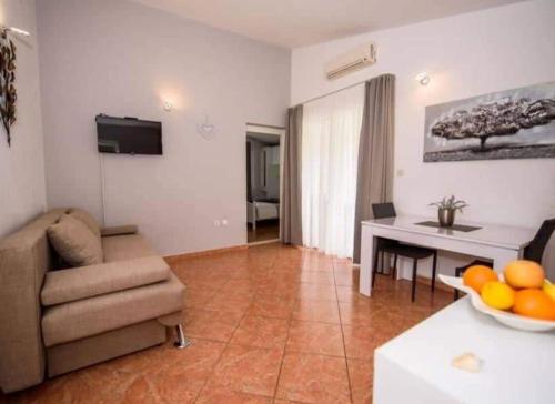 One-Bedroom Apartment with Balcony