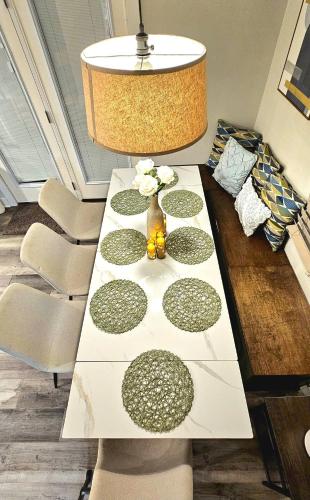 4 BR - King beds - perfect for HPU, Furniture Market, Greensboro, Winston in 海波茵特