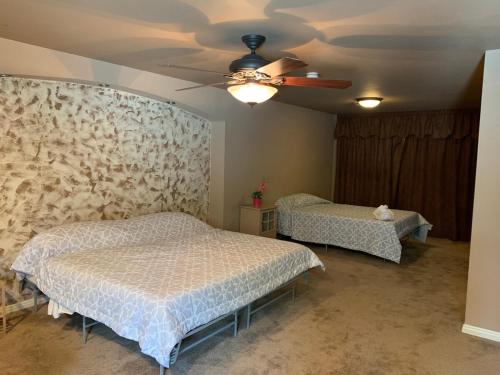 Large Estate 2 miles to strip with Pool, Las Vegas (fotografie 3)