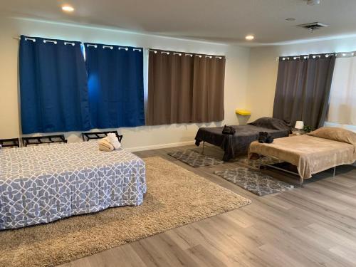 Large Estate 2 miles to strip with Pool, Las Vegas (fotografie 6)