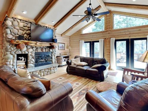 Double Eagle Manor, Alto