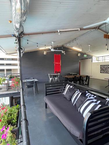 บริการและสิ่งอำนวยความสะดวก, ยูทแช็คแบคแพ็คเกอร์ (Youth Shack Backpackers) in ดาร์วิน