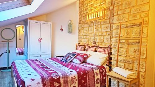 ALLA CASCATA in centro Branzi self check-in parcheggio gratuito coperto gîte à louer Porta