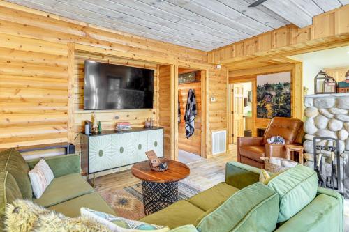 Walk to Golf, Lake: Twain Harte Cabin w/ Fireplace in Tvenharta (CA)