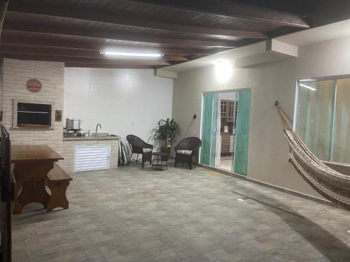 Casa a 50 metros da Praia da Fazenda da Armação - image 5