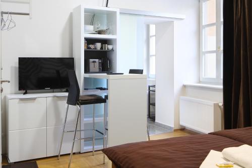 Atrium Apartments - image 9