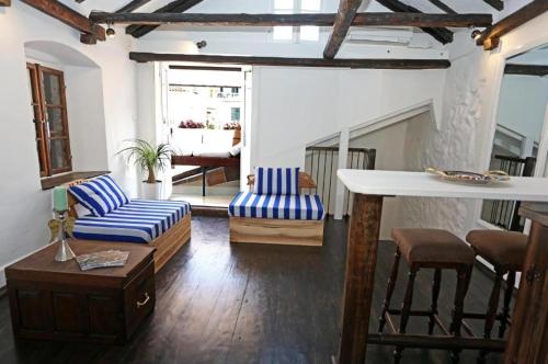 One-Bedroom Apartment with Balcony