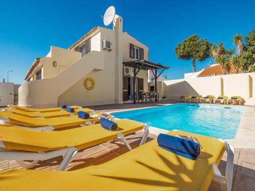 Holiday Home Albufeira near Praia da Oura gîte à louer Oura Beach