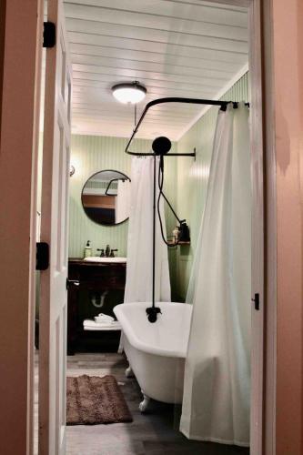 Bright, Airy Home in Hudson!, Hudson (zdjęcie 2)