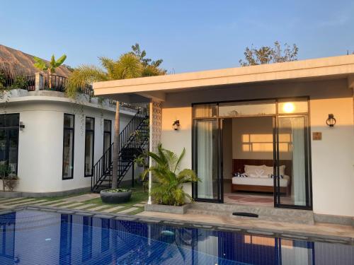 Longstay Bungalow with Fast WIFI 100Mbps - Weekly Serviced - image 5