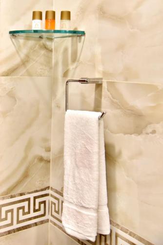 Imperial Suites - image 12