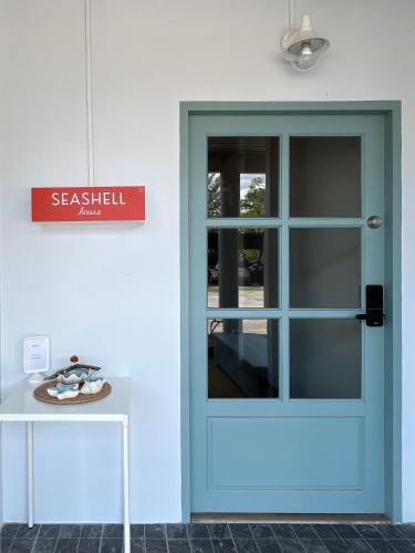 Nautical Home & Seashell House B&B Nautical Home & Seashell House B&B