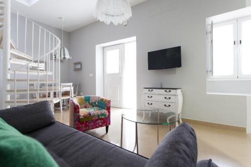 One-Bedroom Duplex Apartment with Terrace - 12 image 3