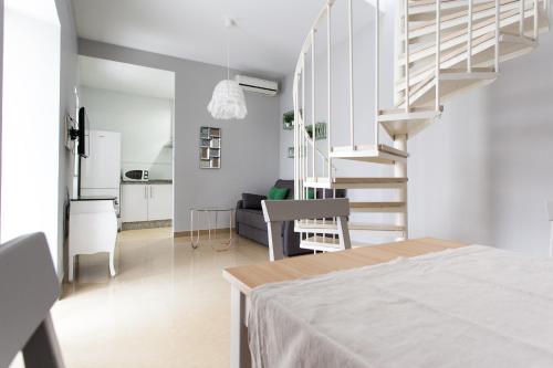 One-Bedroom Duplex Apartment with Terrace - 12 image 5