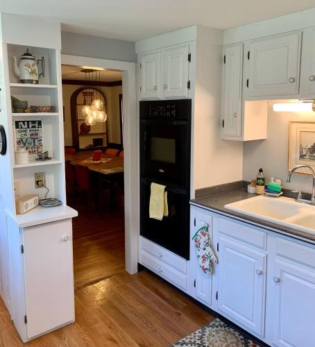 Kitchen, Charming 4BR colonial close to downtown in Keene (NH)
