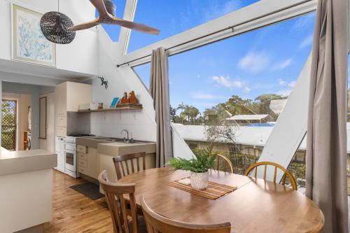 Hook Wine and Sinker