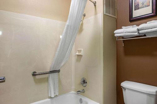 Queen Suite with Two Queen Beds - Non-Smoking
