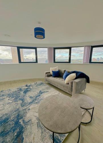 Stylish Haven with Ample Space, Manchester (photo 3)