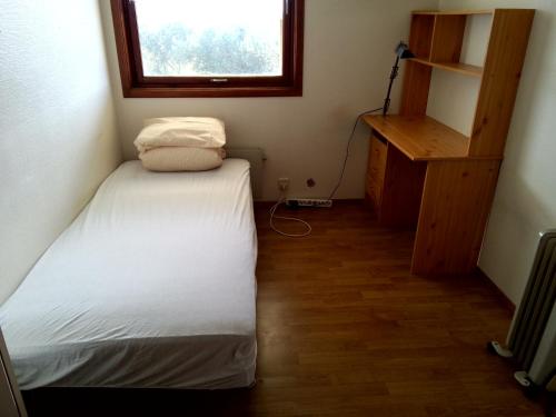 Economy Single Room with Shared Bathroom