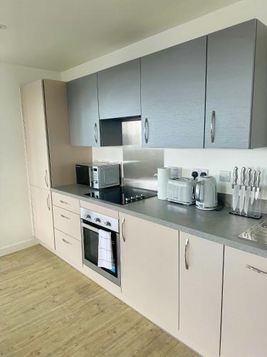 Stylish Haven with Ample Space, Manchester (photo 7)