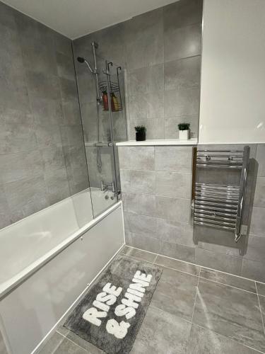 Stylish Haven with Ample Space, Manchester (photo 8)