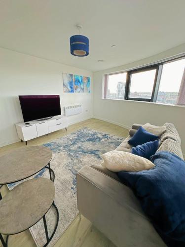 Stylish Haven with Ample Space, Manchester