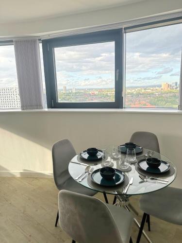 Stylish Haven with Ample Space, Manchester (photo 6)