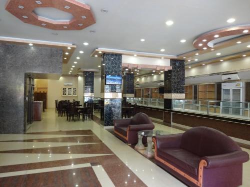 Hotel Sky Towers photo 2