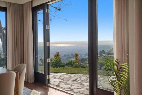 Serene by Stay Awhile Villas, Los Angeles (fotografie 5)