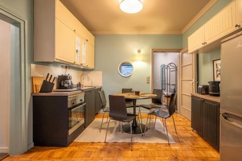 Stylish 2 BDRM Apt at NDK, Sofia (Foto 6)