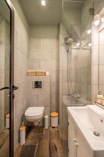 Stylish 2 BDRM Apt at NDK, Sofia (Foto 9)