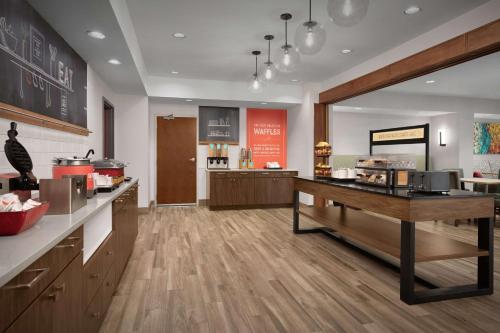 Hampton Inn Yorkville - image 41