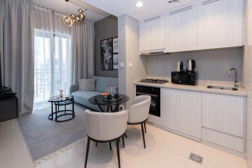Keyrock Living - Lakeview Luxury with Pool Access, Dubai (foto 3)