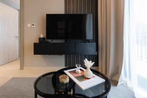 Keyrock Living - Lakeview Luxury with Pool Access, Dubai (foto 8)