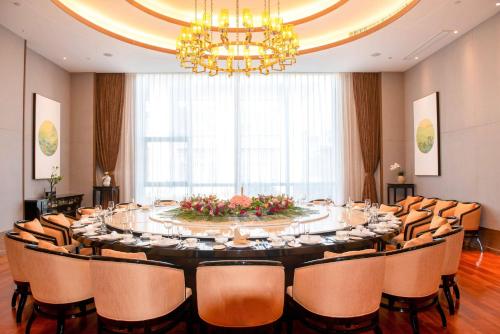 Wyndham Grand Plaza Royale Zhaotong - 레스토랑