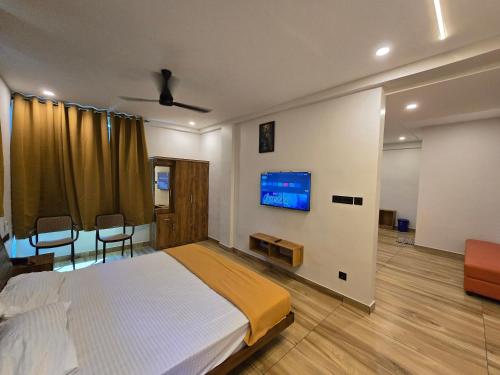 Falls Regency in ปูวาร์