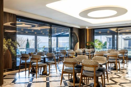Restaurant, Ezkar Bathonea Art Istanbul in Avcilar