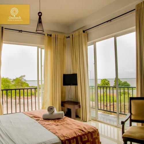 Double Room room in Onreech Hotel