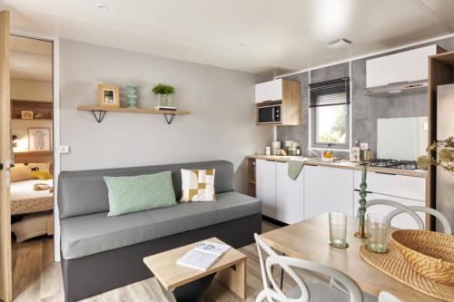 2 bedrooms, 4 beds