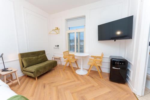 Studio in central London, Лондон
