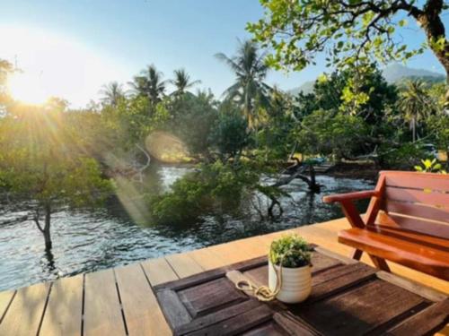 ชานไม้ ใน เล เกาะช้าง